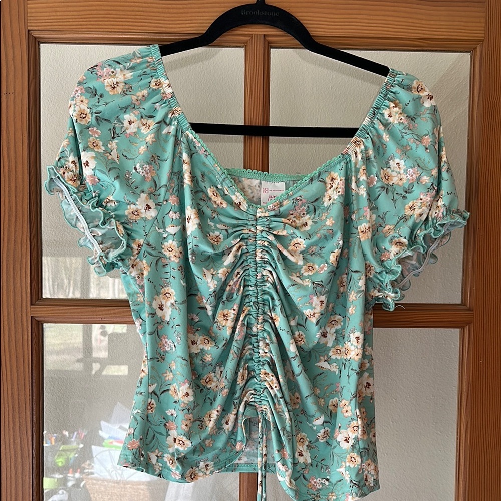 Cropped Floral Ruched Top
